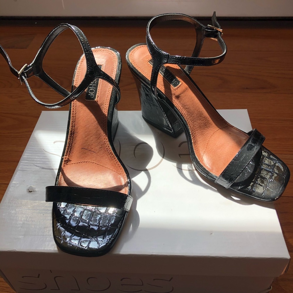 TOPSHOP Chunky heels